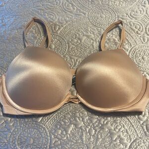 Very Sexy Victoria’s Secret 38D Bra